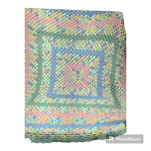 Hand Made Soft Pastel Colored Crocheted Granny Square Baby /Lap‎ Blanket
